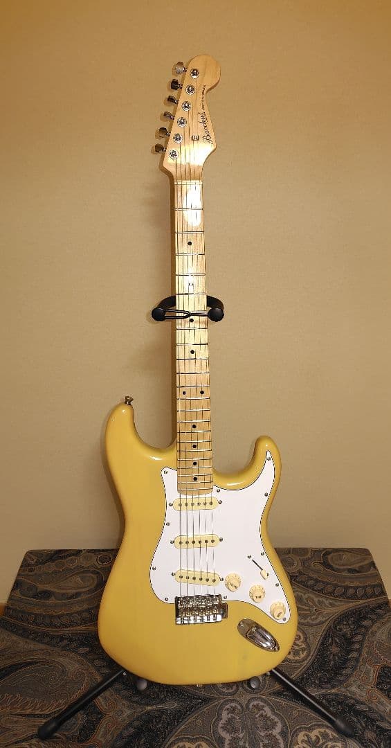 Ｂucchus ストラトタイプ　　　 (入手困難 生産中止モデル)