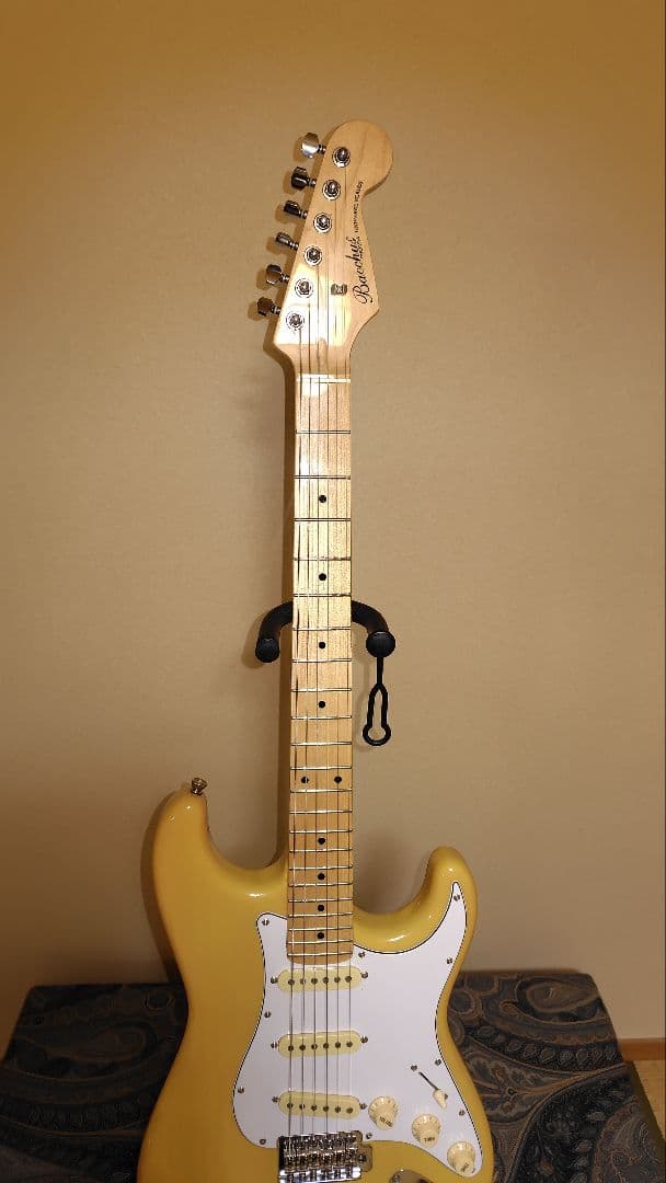 Ｂucchus ストラトタイプ　　　 (入手困難 生産中止モデル)