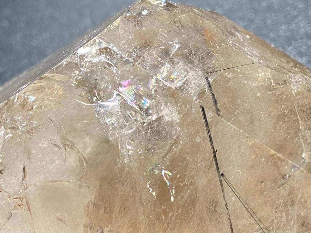 ザギ水晶　ザギマウンテンクォーツ 578g レインボー