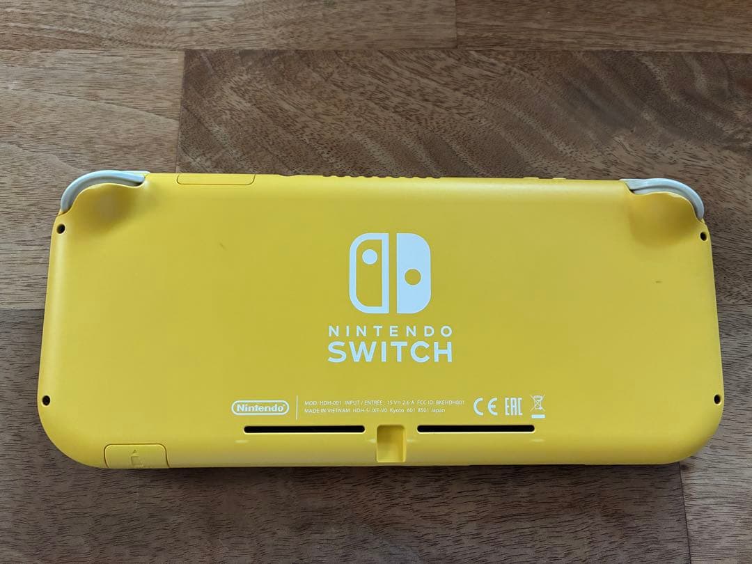 Nintendo Switch Light イエロー