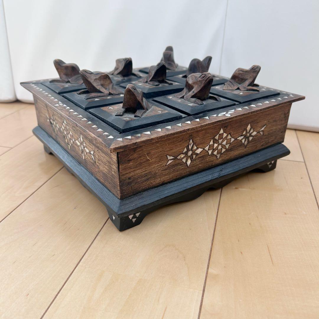 ヴィンテージ　螺鈿細工　象嵌　カエル彫刻　薬箱　小物入れ　収納　アジアン