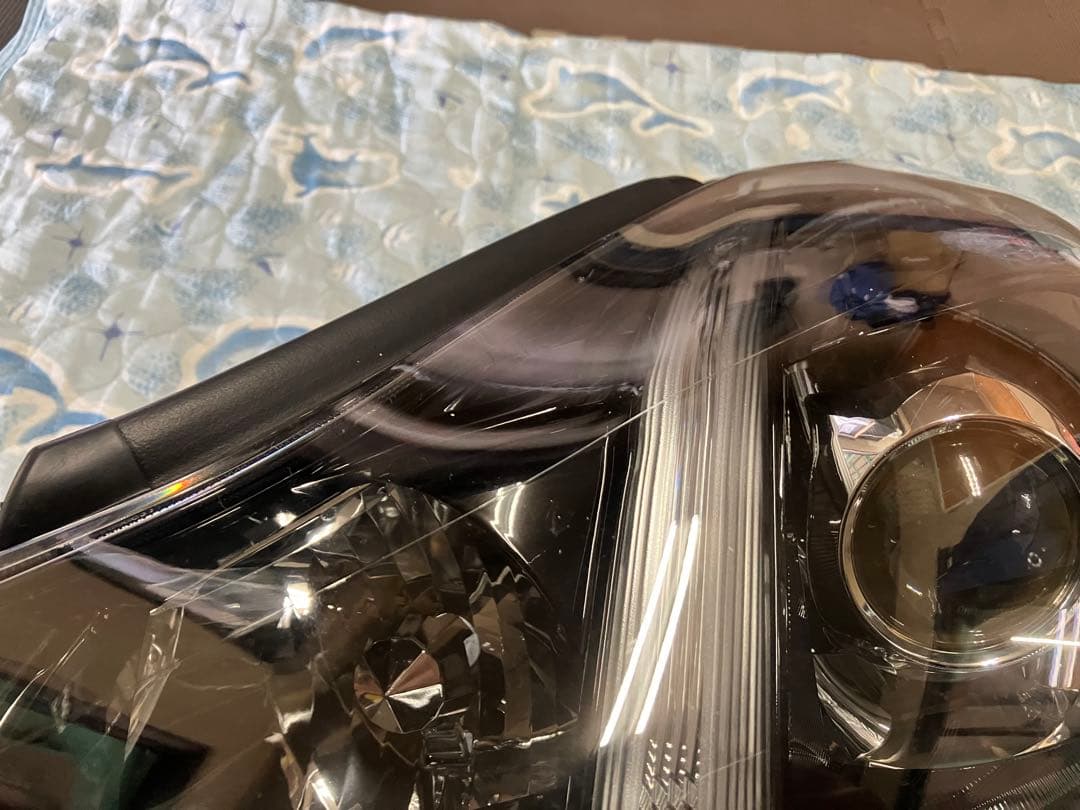 200系クラウン　左ヘッドライト