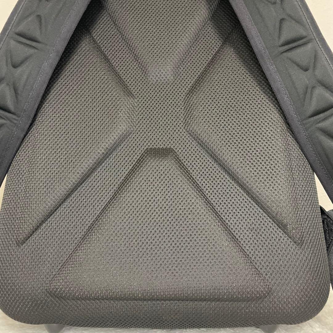 Dr.Martens ドクターマーチン ハードシェル リュック バックパック 黒