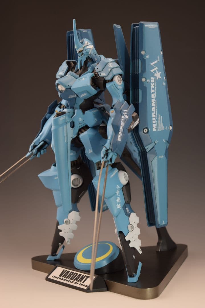 キューズQ 1/100 ヴァーダント 塗装済み完成品