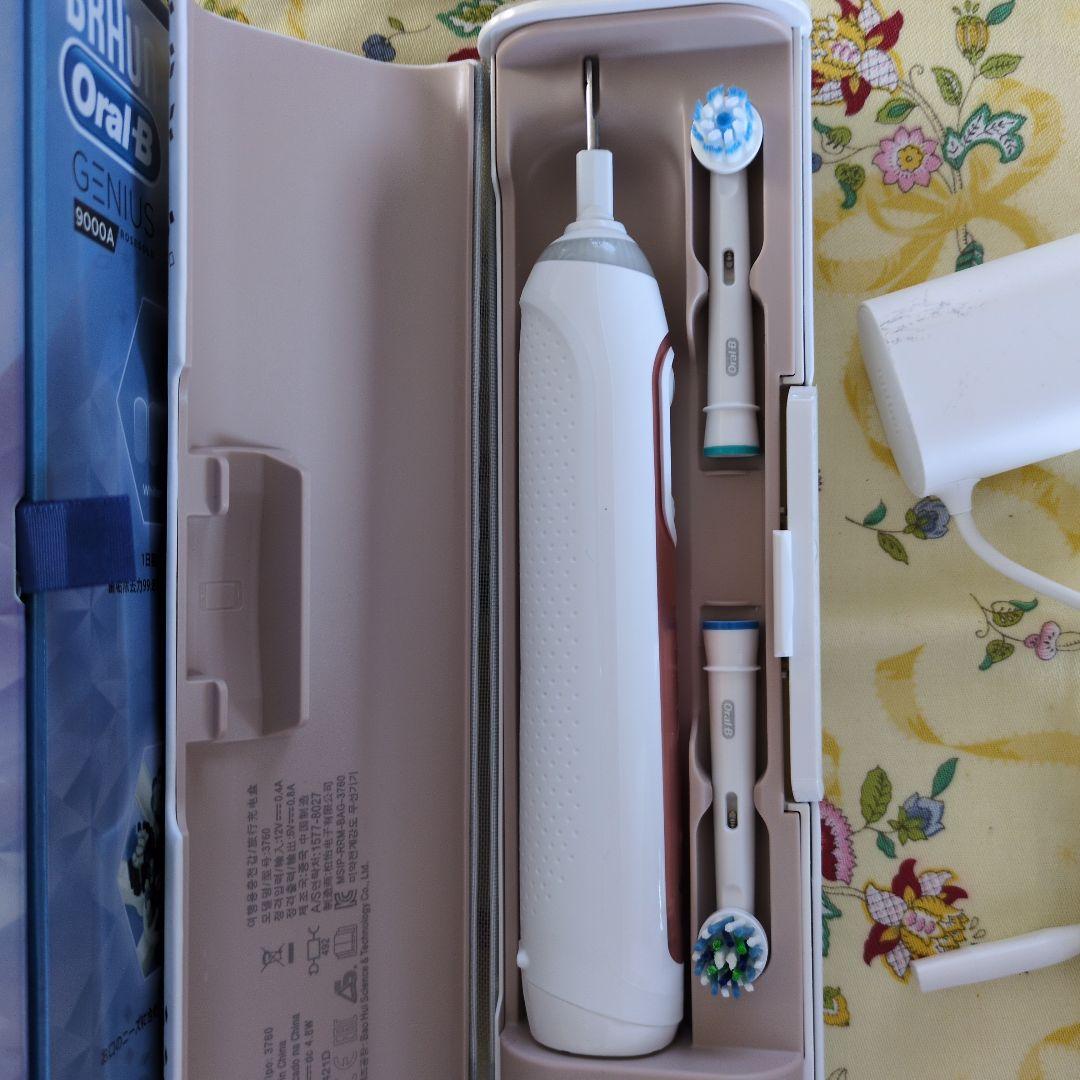 Braun Oral-B Genius 9000A Rose Gold 本体