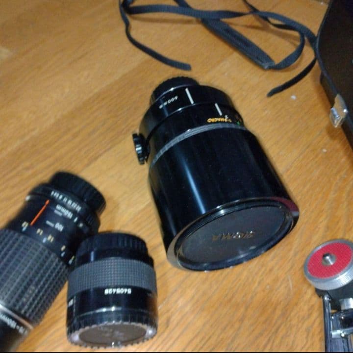 セール！一眼レフカメラ　替えのレンズ　三脚　フラッシュ　フルセット