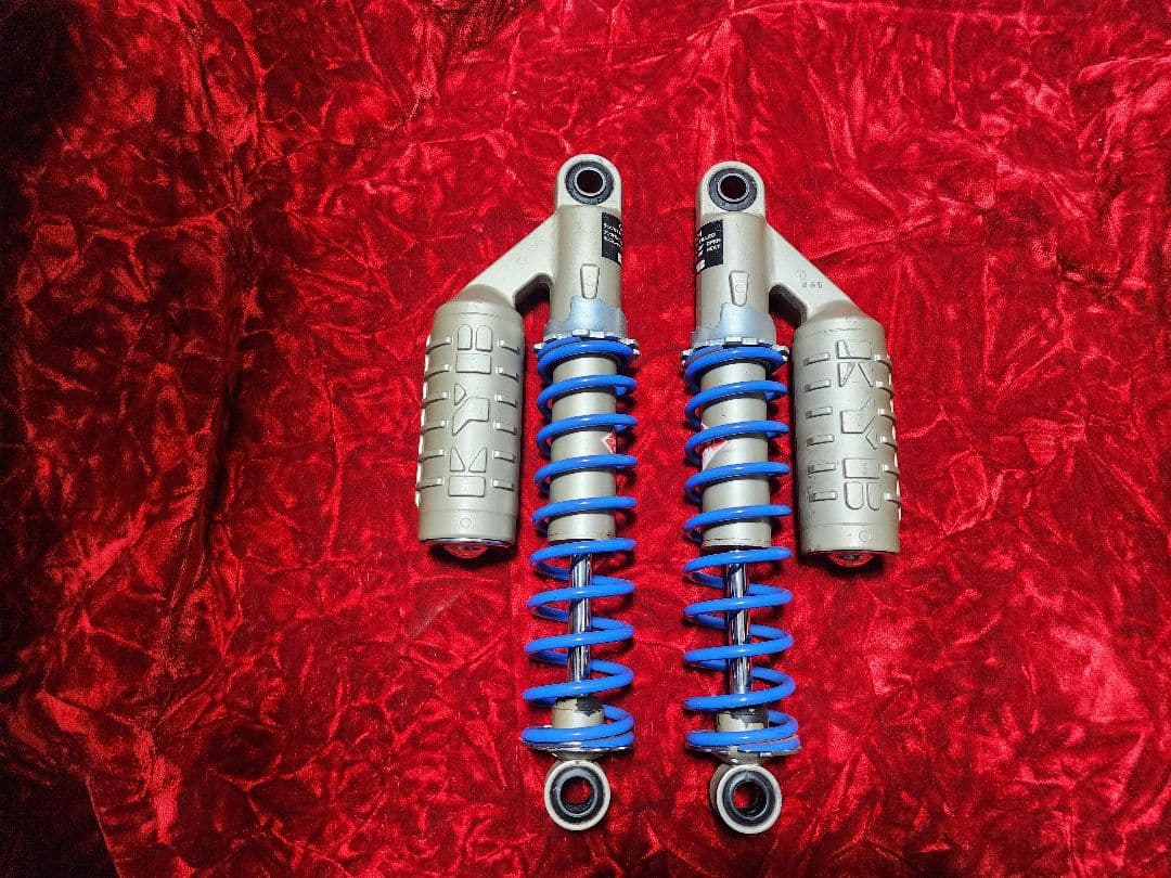 カヤバ　別体タンク　リアショック　ガスショック　kayaba