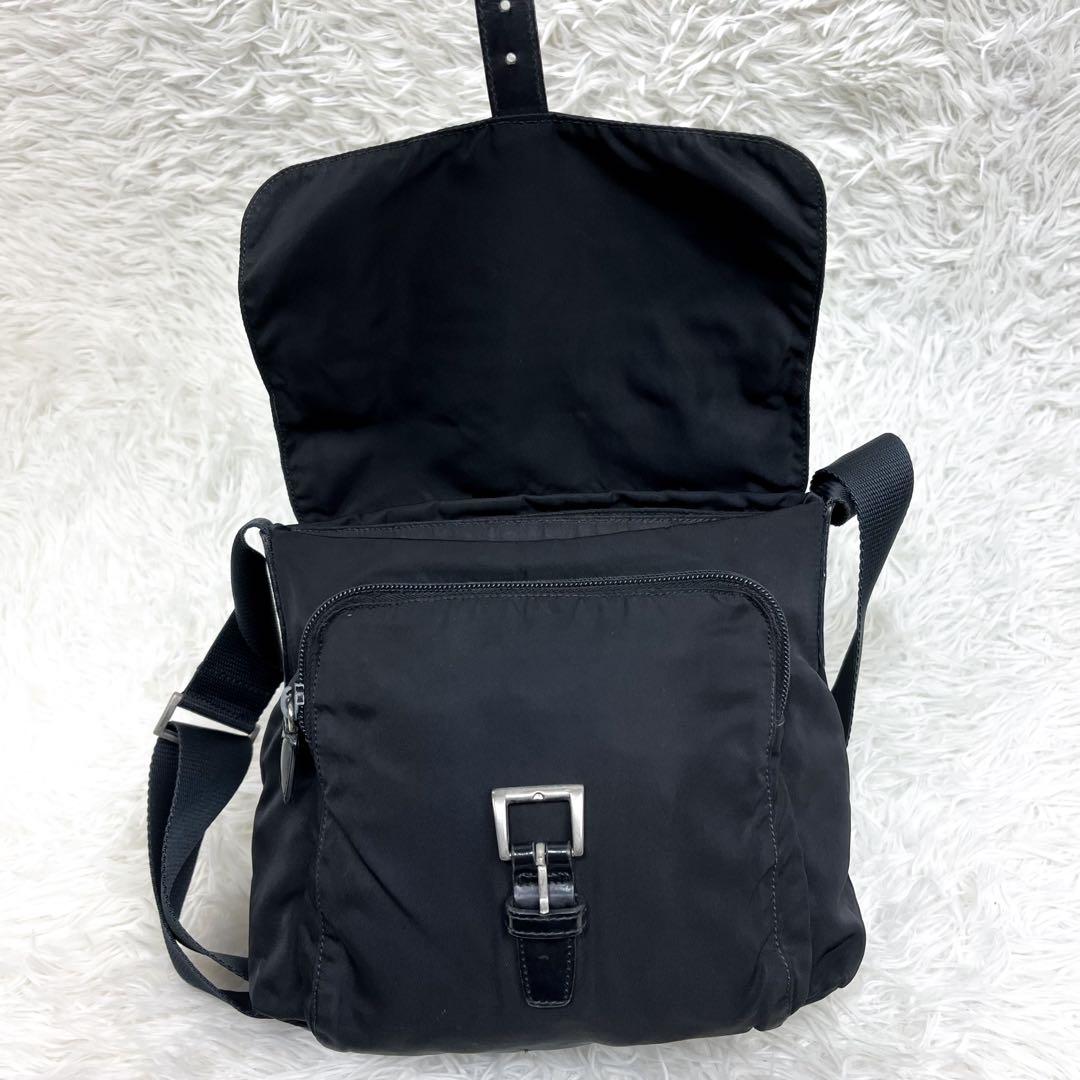 プラダ ショルダーバッグ 三角ロゴプレート ナイロン レザー ブラック