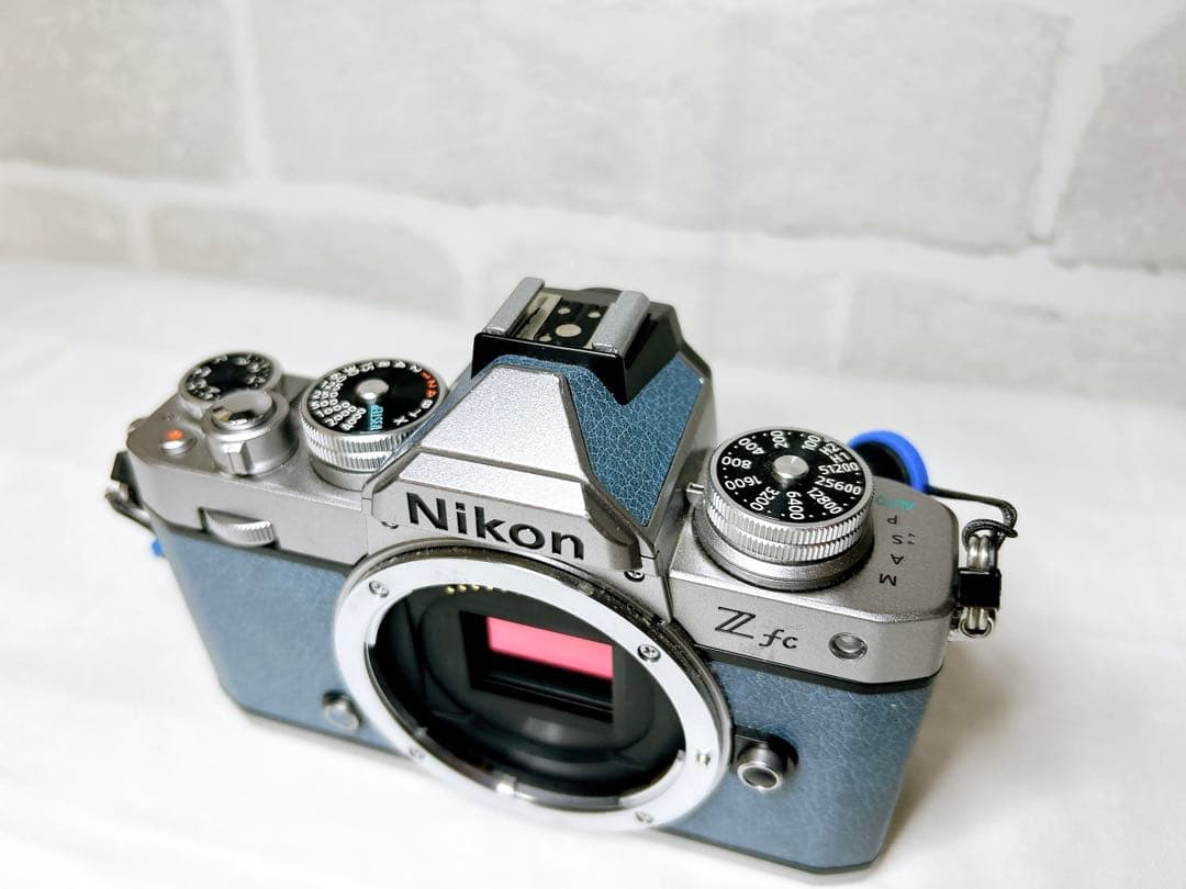 シャッター数:3500回程　ニコンNikon Zfc チョークブルー　シルバー