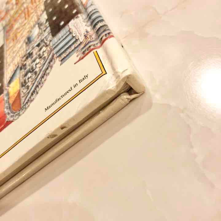 海外製絵本 知育  図鑑 Incredible Cross-Sections 本