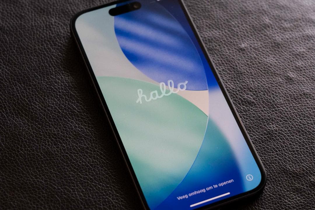 iPhone 15 128GB 黒 美品 SIMフリー バッテリー99％