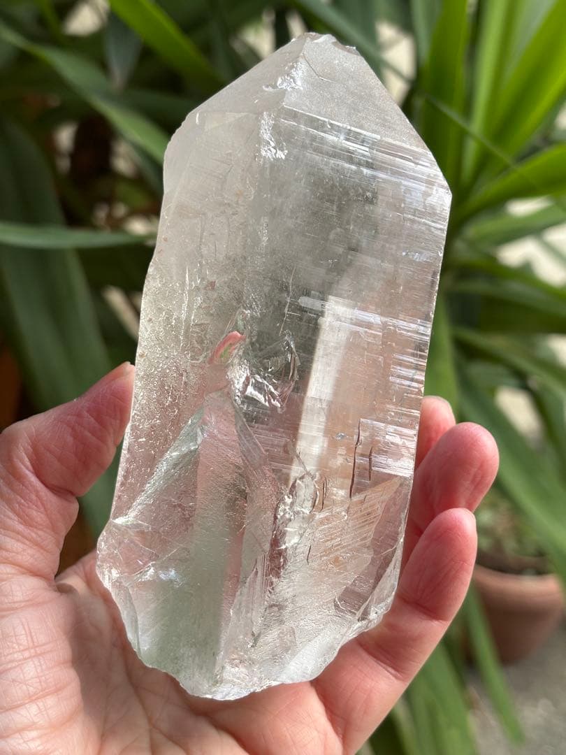 インド　マニハール産　グリーンファントムクォーツ　ポイント　873g 気泡入り