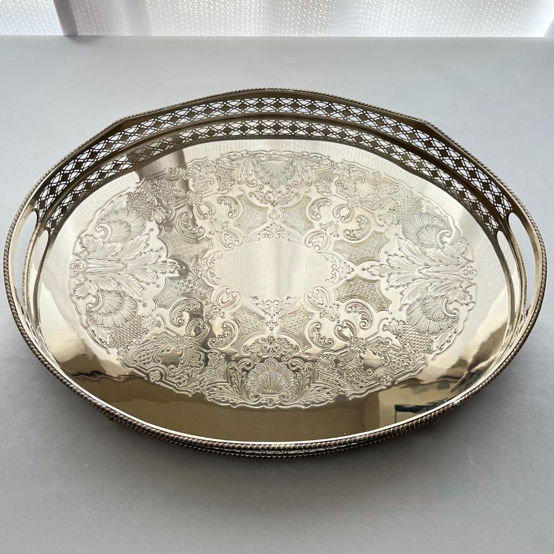 【英国】 ビクトリアンのギャラリートレー オーバル型 40cm 装飾フット