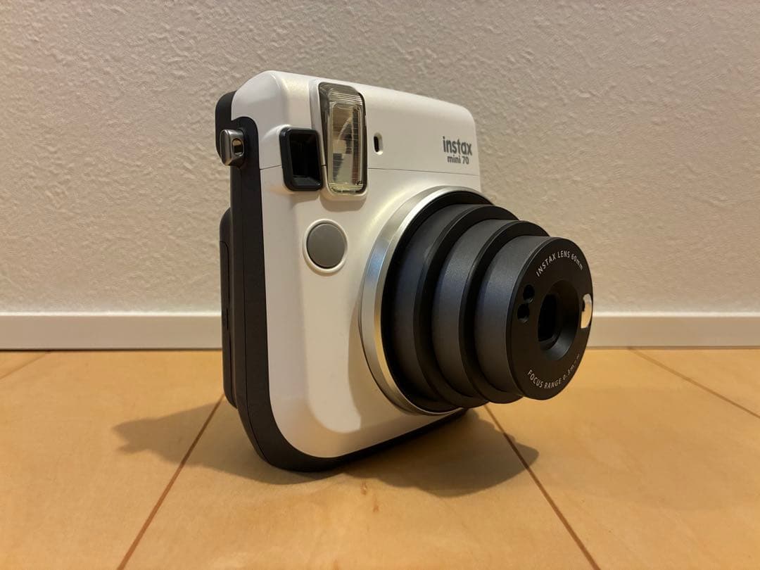チェキ　instax mini 70 動作確認済　電池新品フィルム付　すぐ使える