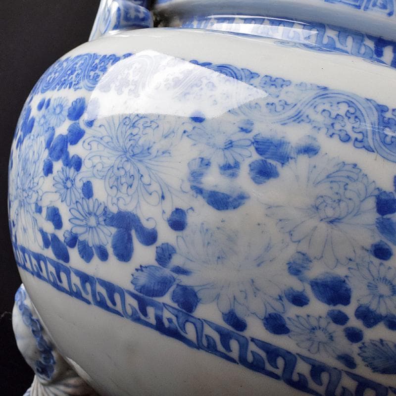 瀬戸焼　古瀬戸　染付　花文　蝶三足　大火鉢　大香炉　M　R8176B