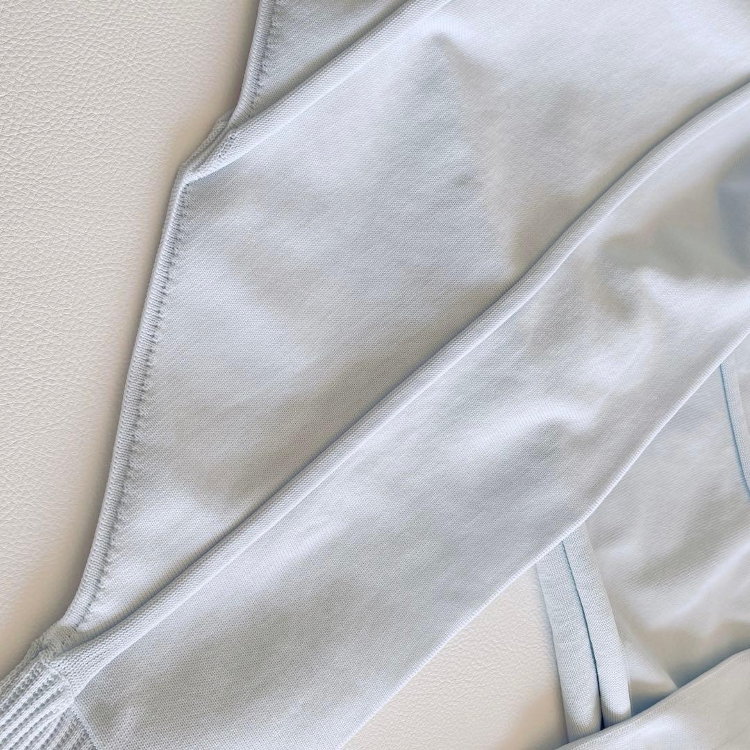 23年モデル✨美品✨プリーツプリーズ　ハイネック　クロップド　長袖