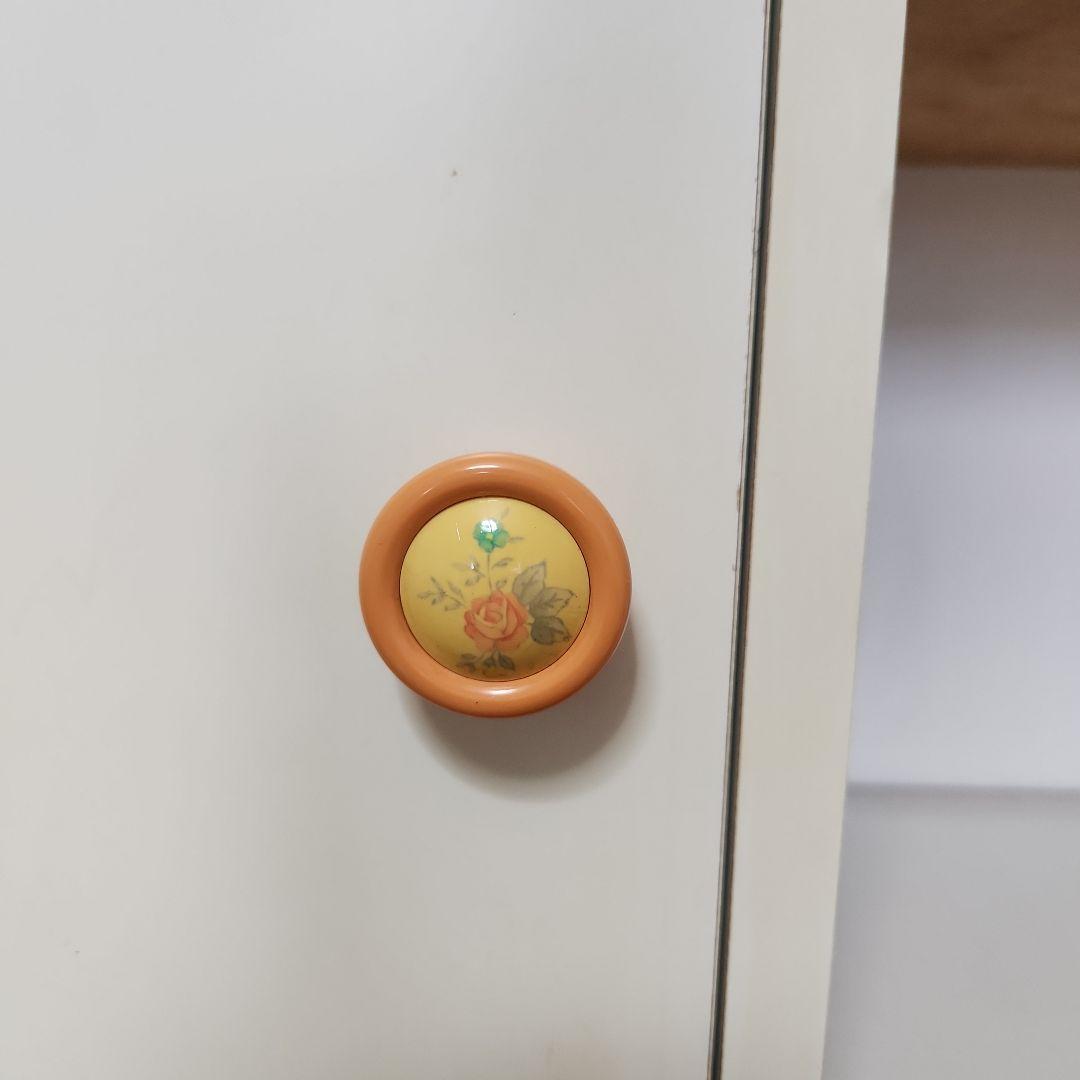 ホワイトとピンクのカウンターワゴン　昭和レトロ