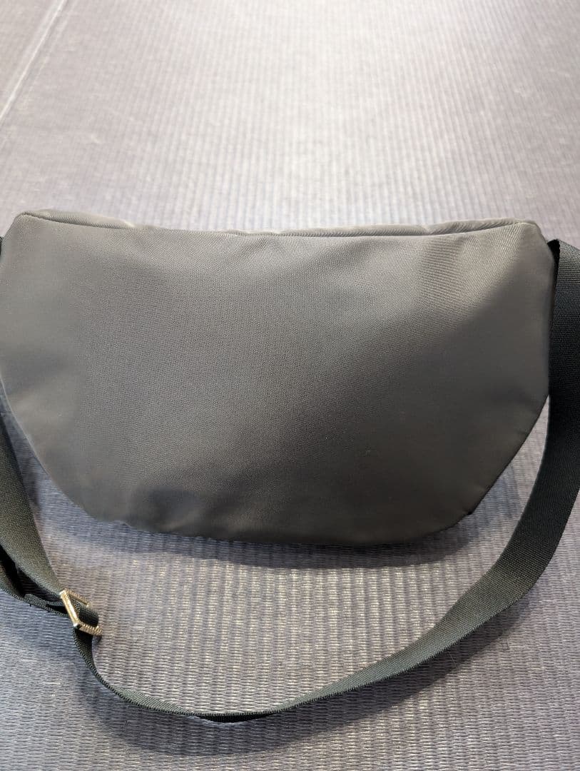 TOCCA リボンデザイン ボディバッグ グレー