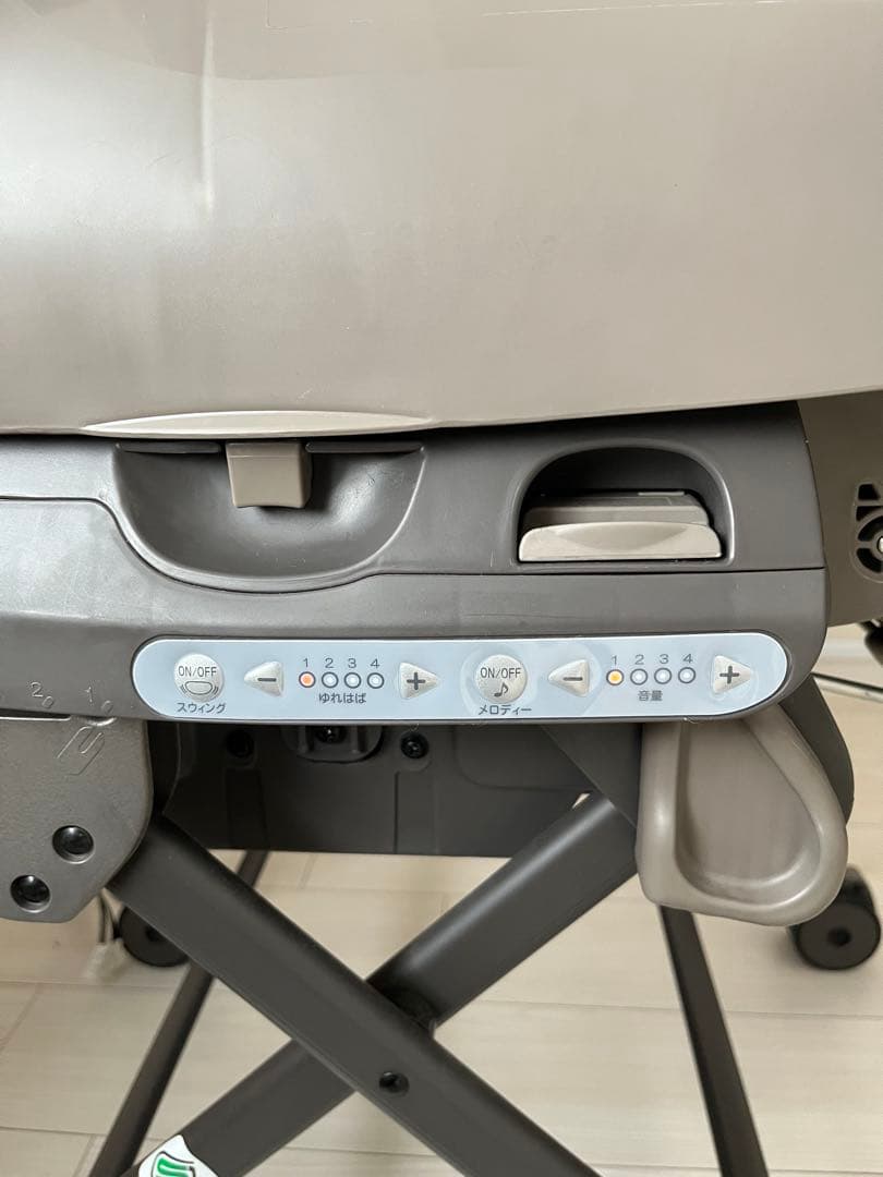 コンビ ネムリラAUTO SWING BEDi エッグショック おやすみドーム