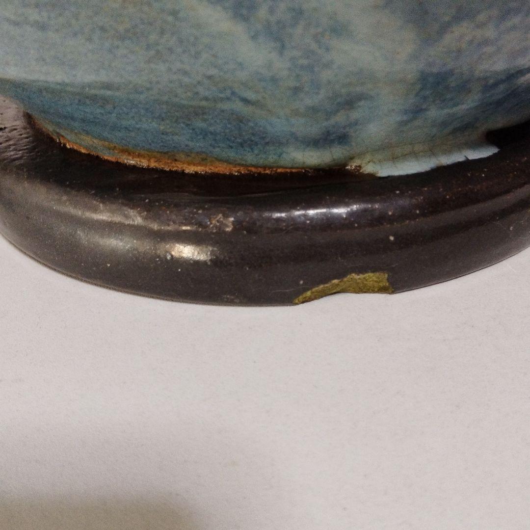 青色釉薬の陶器火鉢