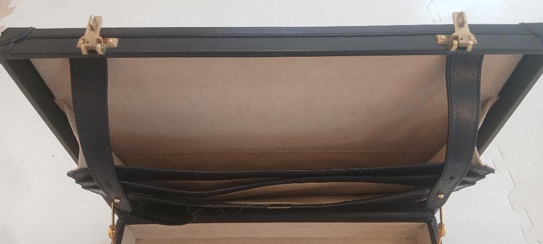 BALLY バリー アタッシュケース HPロゴ入り 黒 鍵付き