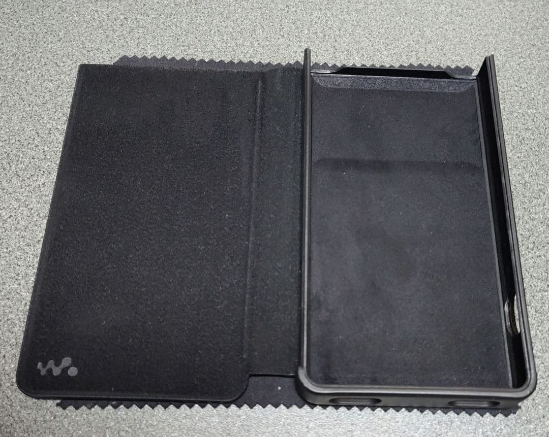 SONY WALKMAN NW-ZX707 純正ケース おまけ付き。