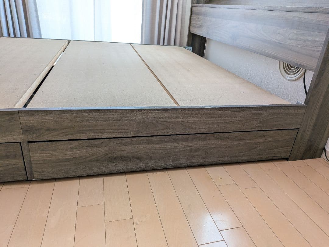 【引取専用】ライトグレー ダブルベッドフレーム 引き出し・コンセント付き