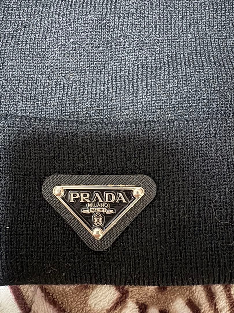 PRADA ニット帽　ノベルティ
