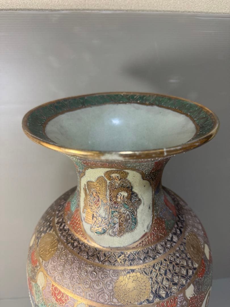 2624 骨董　薩摩焼　金襴手人物文　花瓶　大型　50cm