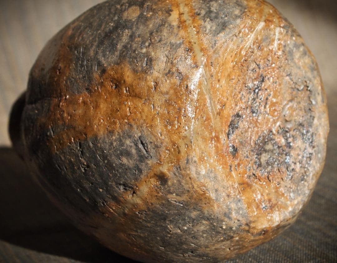 人気作家★横山直樹《師：川端文男》★備前自然練り込み（黒）徳利★共箱・布