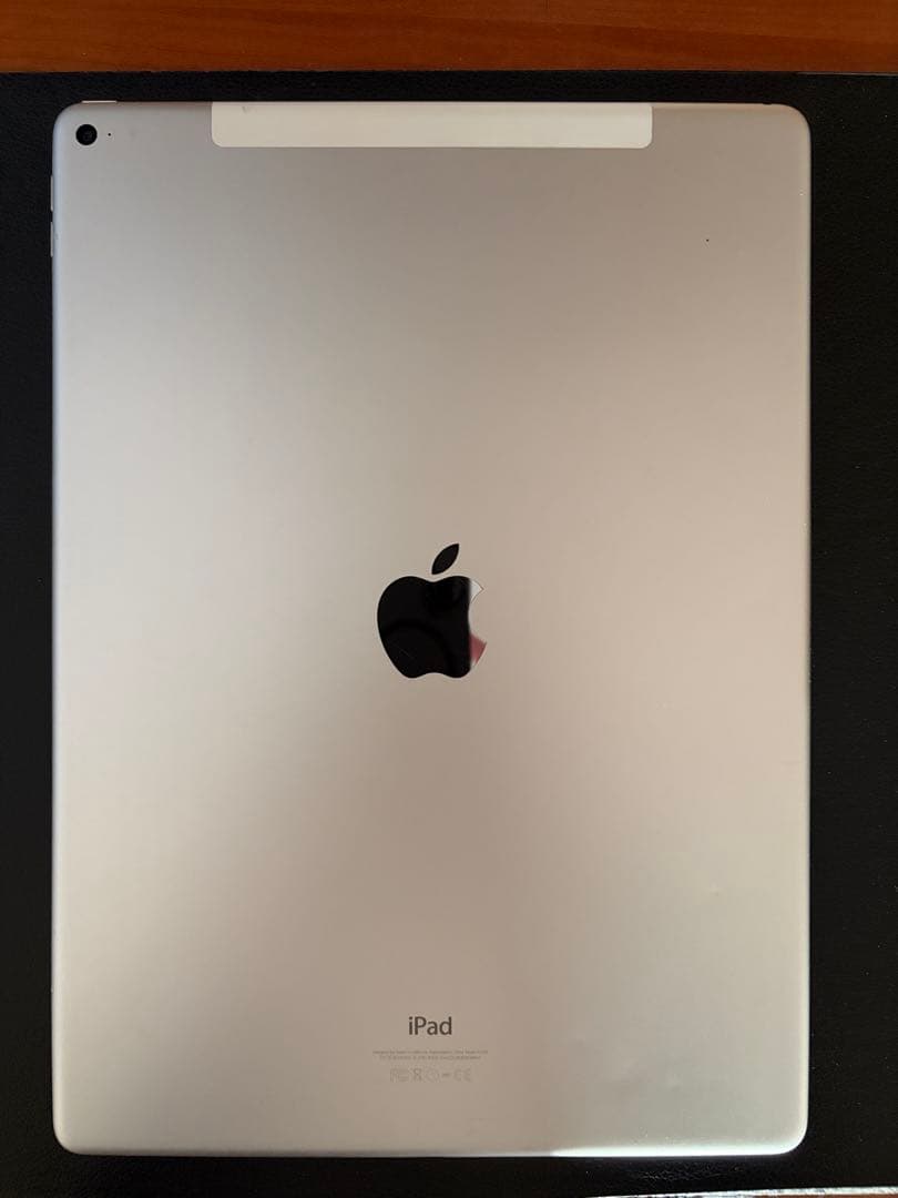 iPad Pro 12.9インチ　第1世代　Wi-Fiモデル　ケース、フィルム付