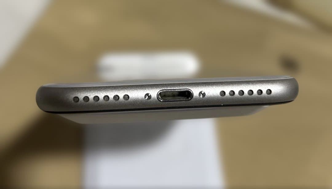 iPhone SE第3世代256GB Apple care+盗難・紛失あり