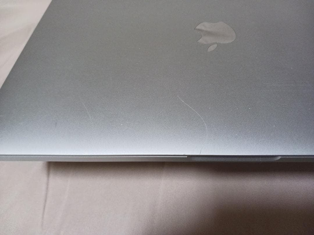 QC-2.0G/16G/512G　MacBook Pro 13インチ　A2251