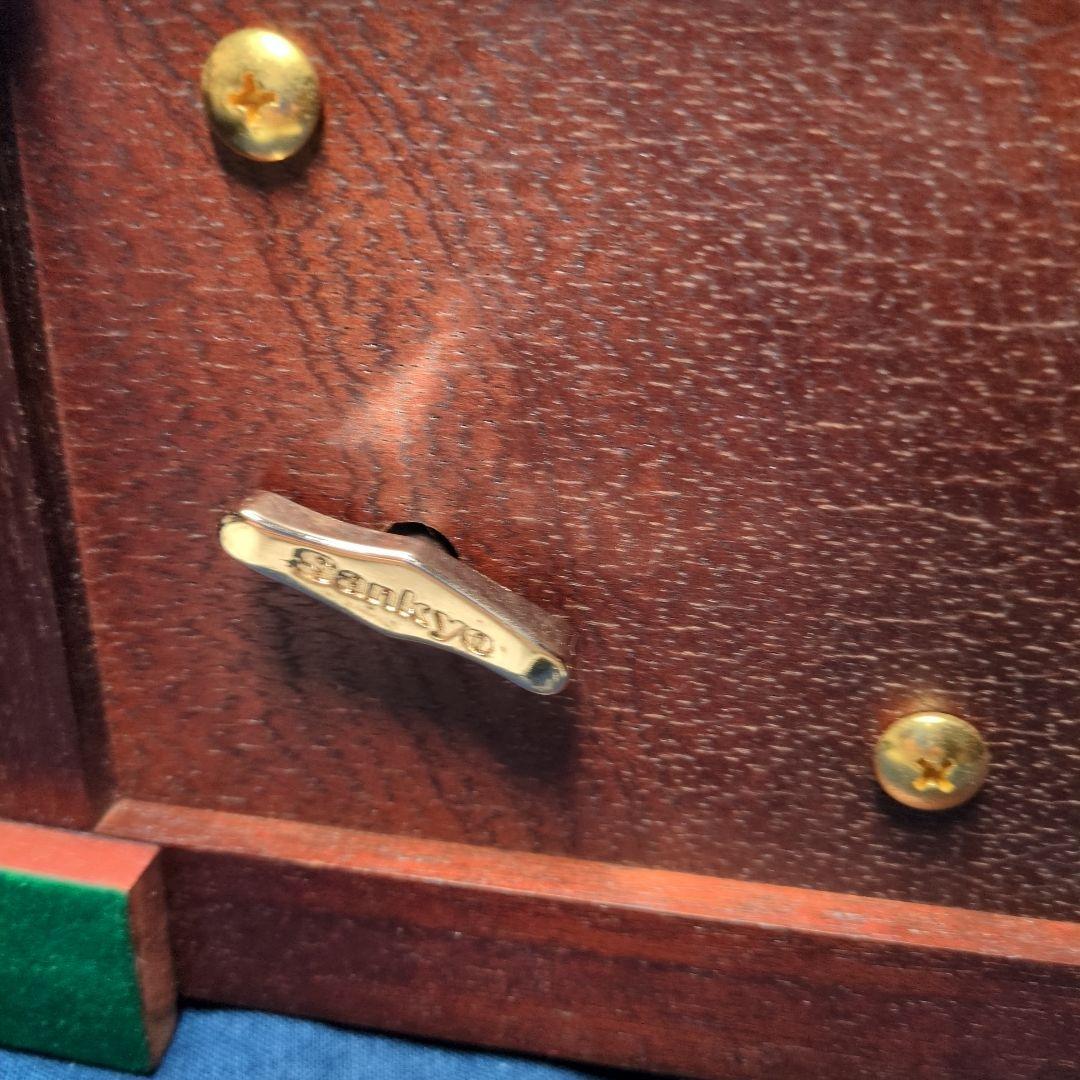 オルフェウスの50弁のオルゴール　曲は「 Yesterday」「My Way」