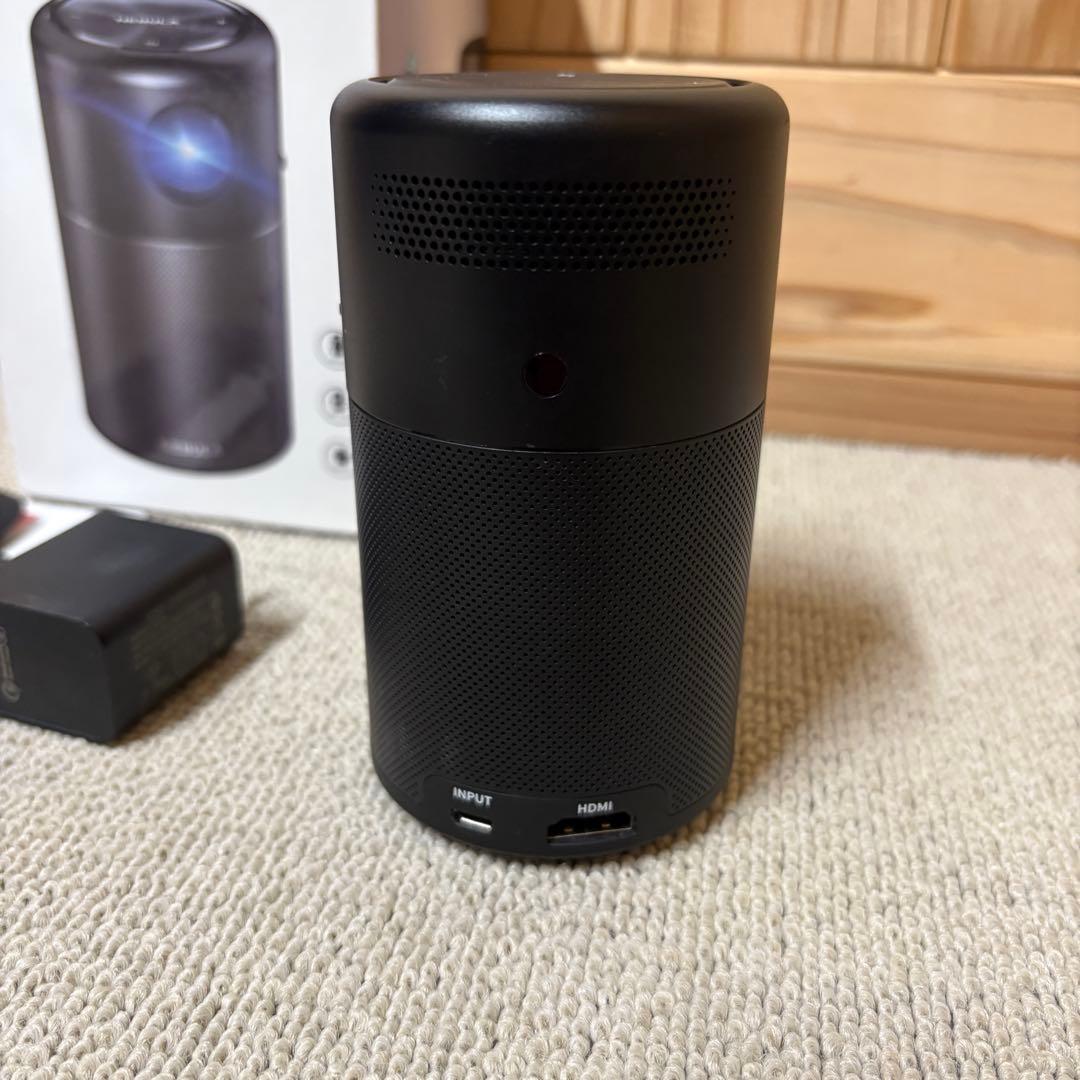 Anker Nebula Capsule 小型プロジェクター