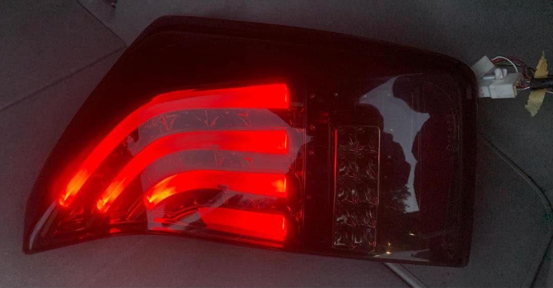 30 プリウス左右テールランプライト ヴァレンティ Valenti