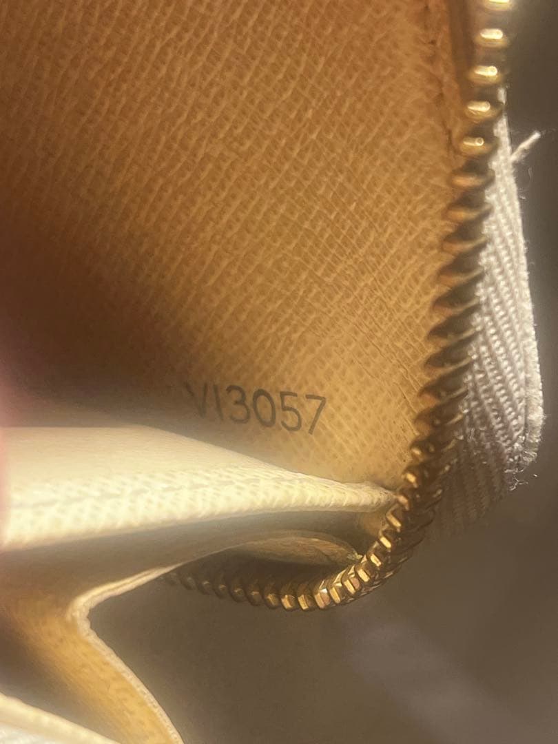 値下げ！ルイヴィトン ダミエアズール ジッピーウォレット N60019