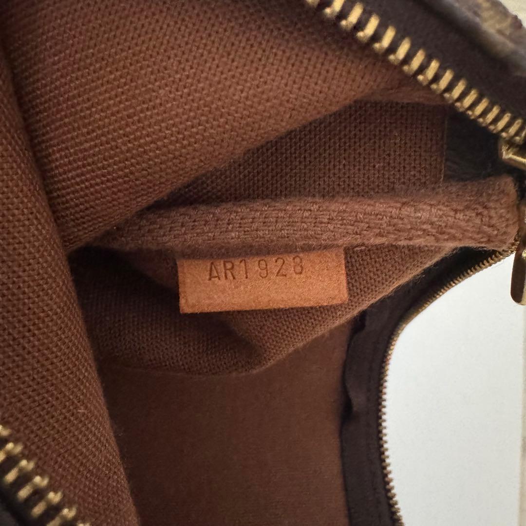 LOUIS VUITTON ポシェットアクセソワール