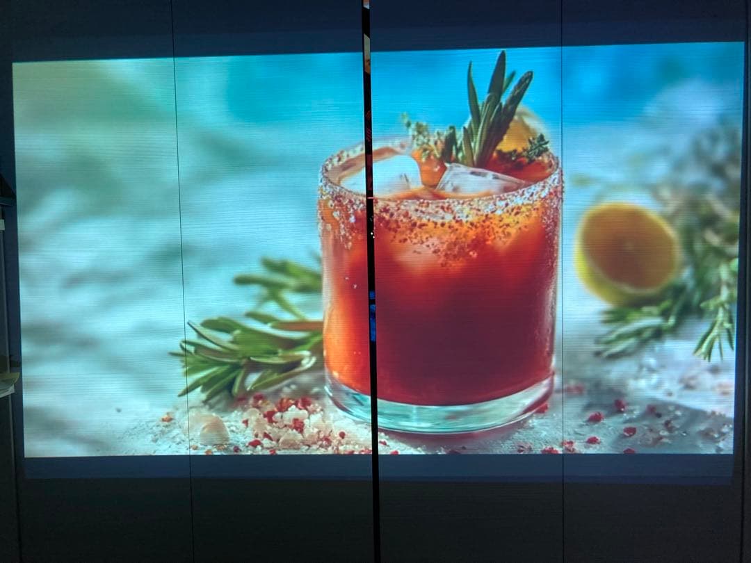 薄型軽量！EPSON EB-1776W 映像がキレイで持ち運びがらくらく