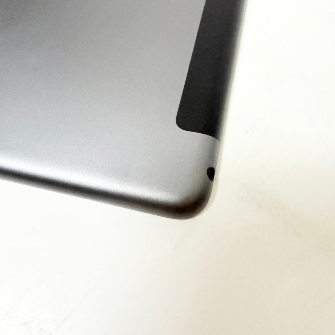 ①iPad　本体　第7世代　128GB　WiFi+Cellularモデル　箱付き