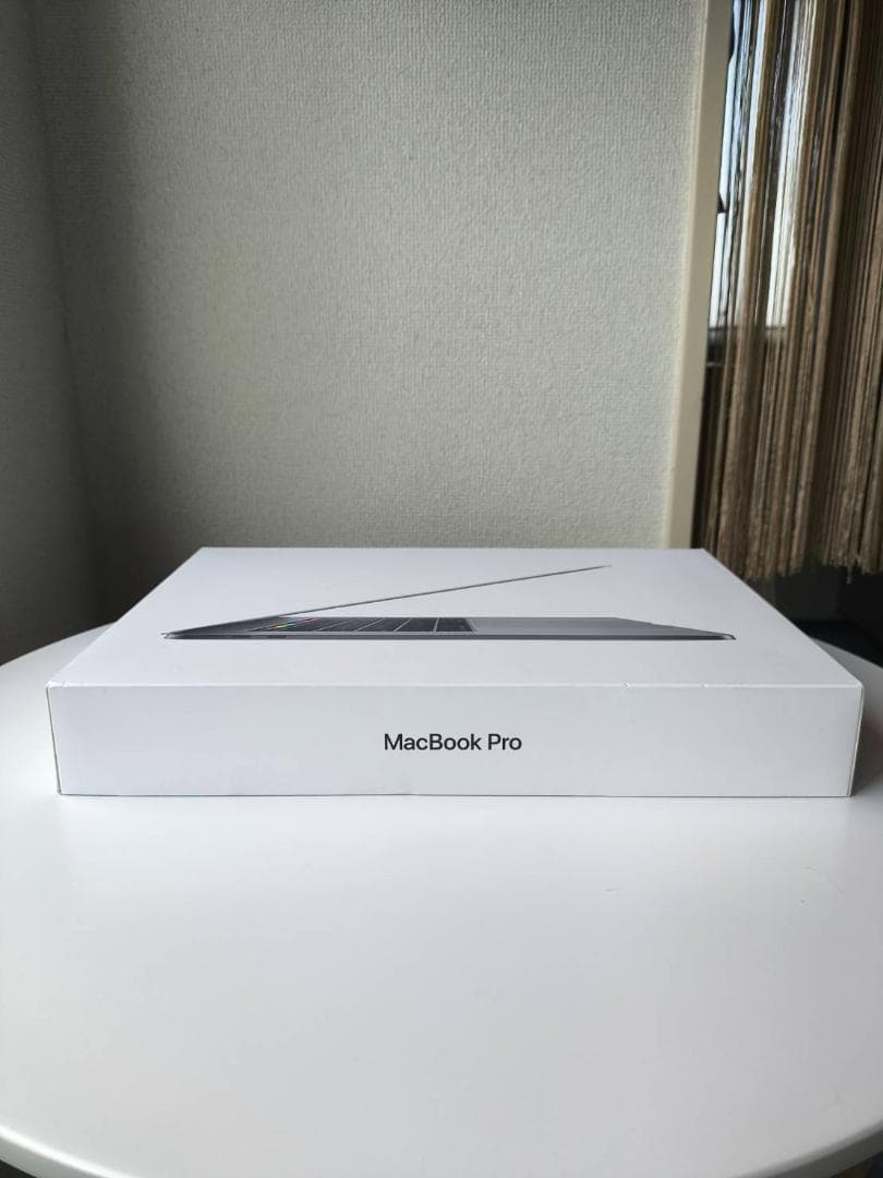 美品 MacBook Pro 15in 16G / 256G (スペースグレー)