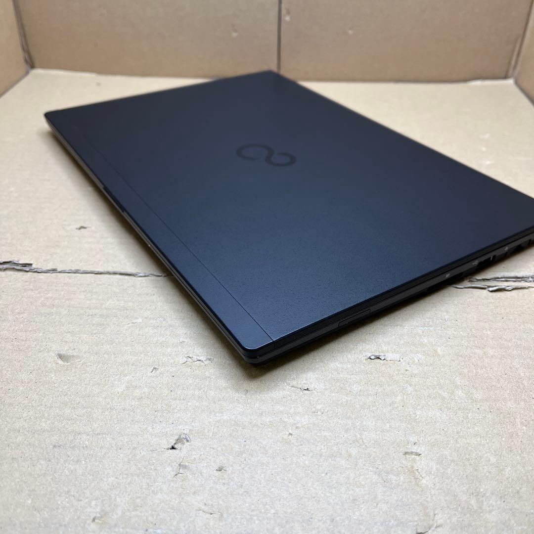 富士通　極軽極薄FUJITSU LIFEBOOK U937 8GB/512GB