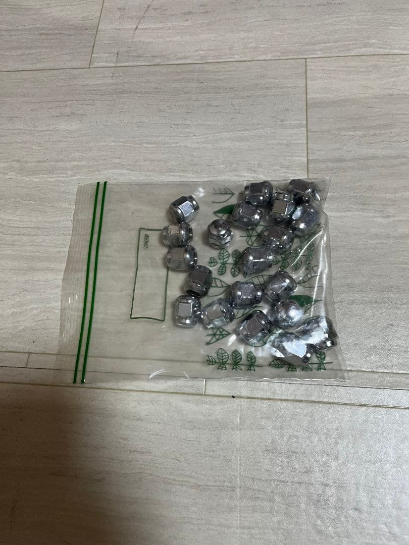 ①ホンダWRV新車外しホイールナットホキャップ付純正17インチホイール２本