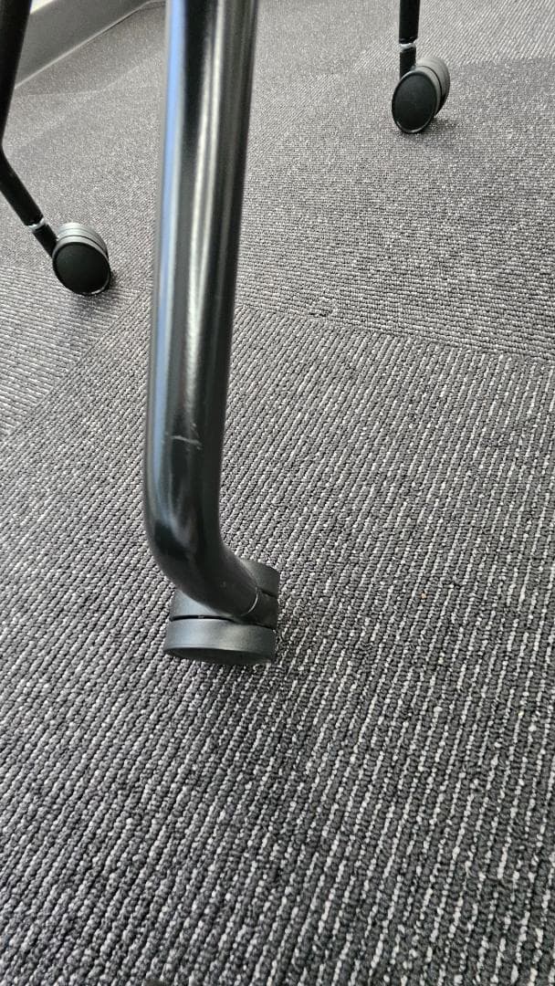 【美品】ITOKI　nino(ニーノチェア)　ミーティングチェア・多目的チェア