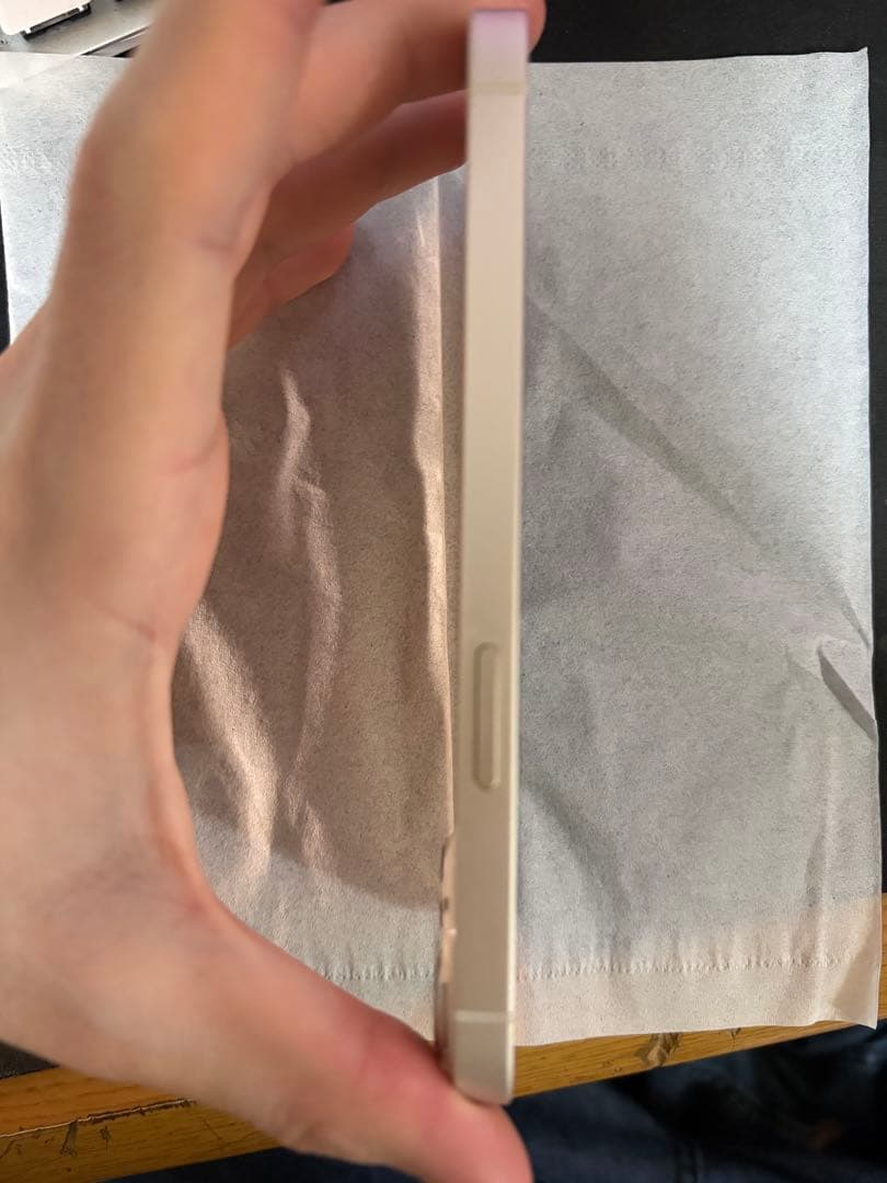 iPhone13 ホワイト