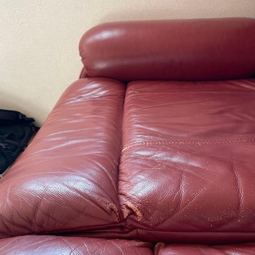 赤いレザー3人掛けソファ　リクライニング付き