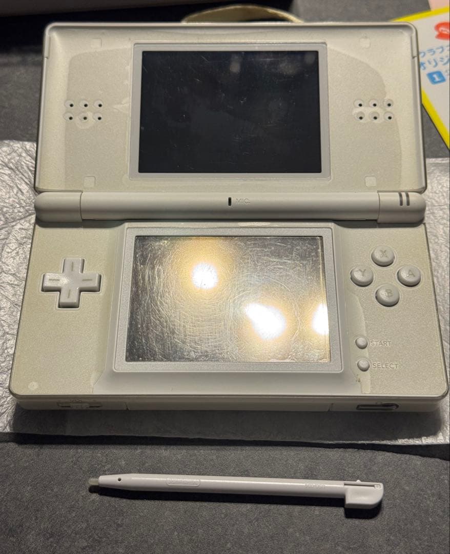 美品 NINTENDO DS LITE FF3 クリスタルエディション レア