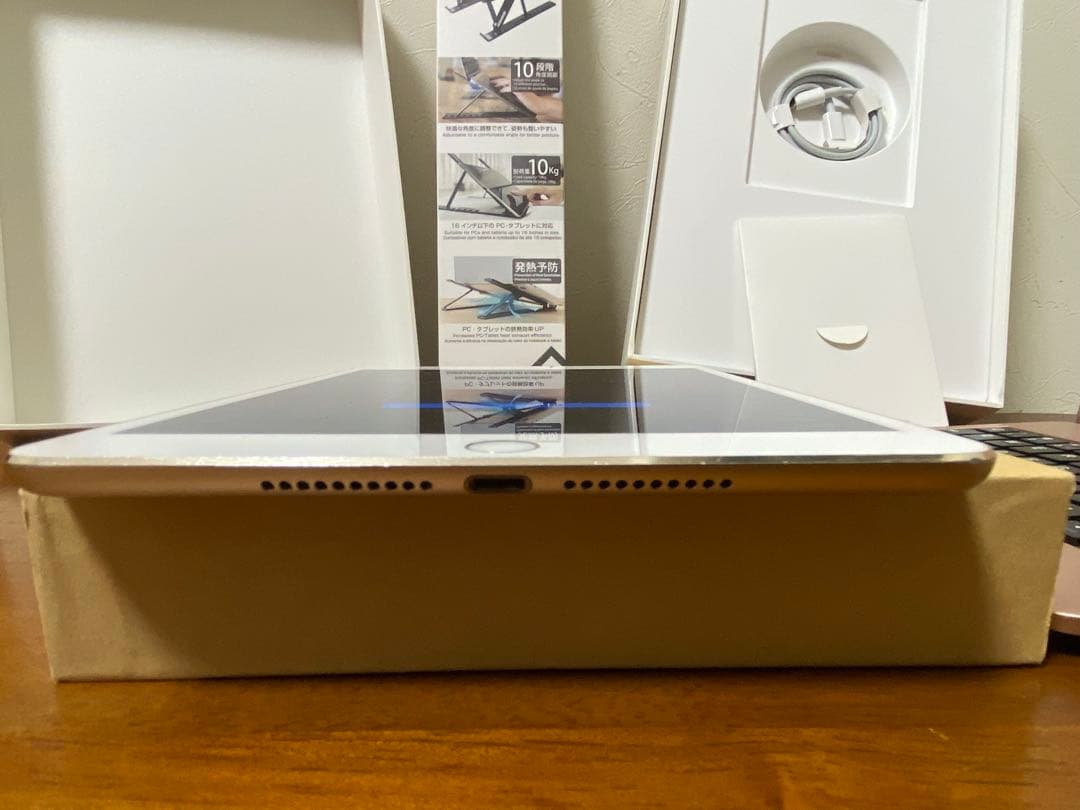 【極美品】 iPad mini 4 7.9インチ 128GB Simフリー