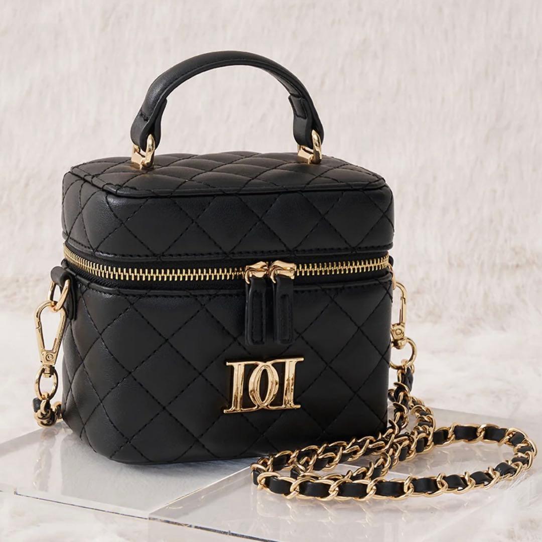 新品未使用　ダーリッチゴールドパーツキルティングスクエアミニバッグブラック