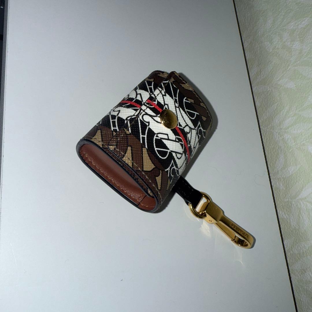 Burberry AirPods pro ケース　Apple